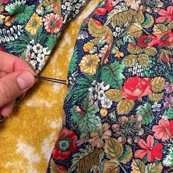 Susan Schrader vintage cotton floral button-down shirt with pockets small - Picture 5 of 6